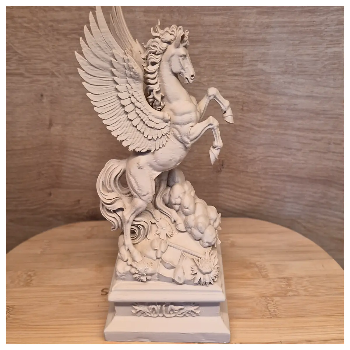 Flying Horse Sculpture Model Pegasus Figurine Desktop Decoration Art Sculpture Pegasus Display Horse Model Collection