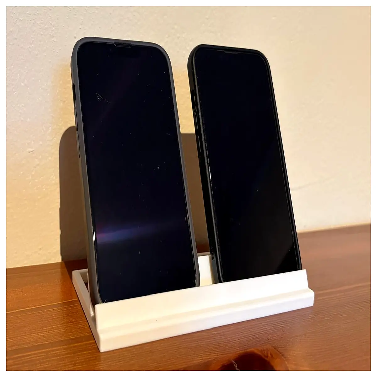 Smartphone Tablet Holder Phone Stand Desktop Mount Adjustable Angle Tablet Stand Support for Mobile Devices