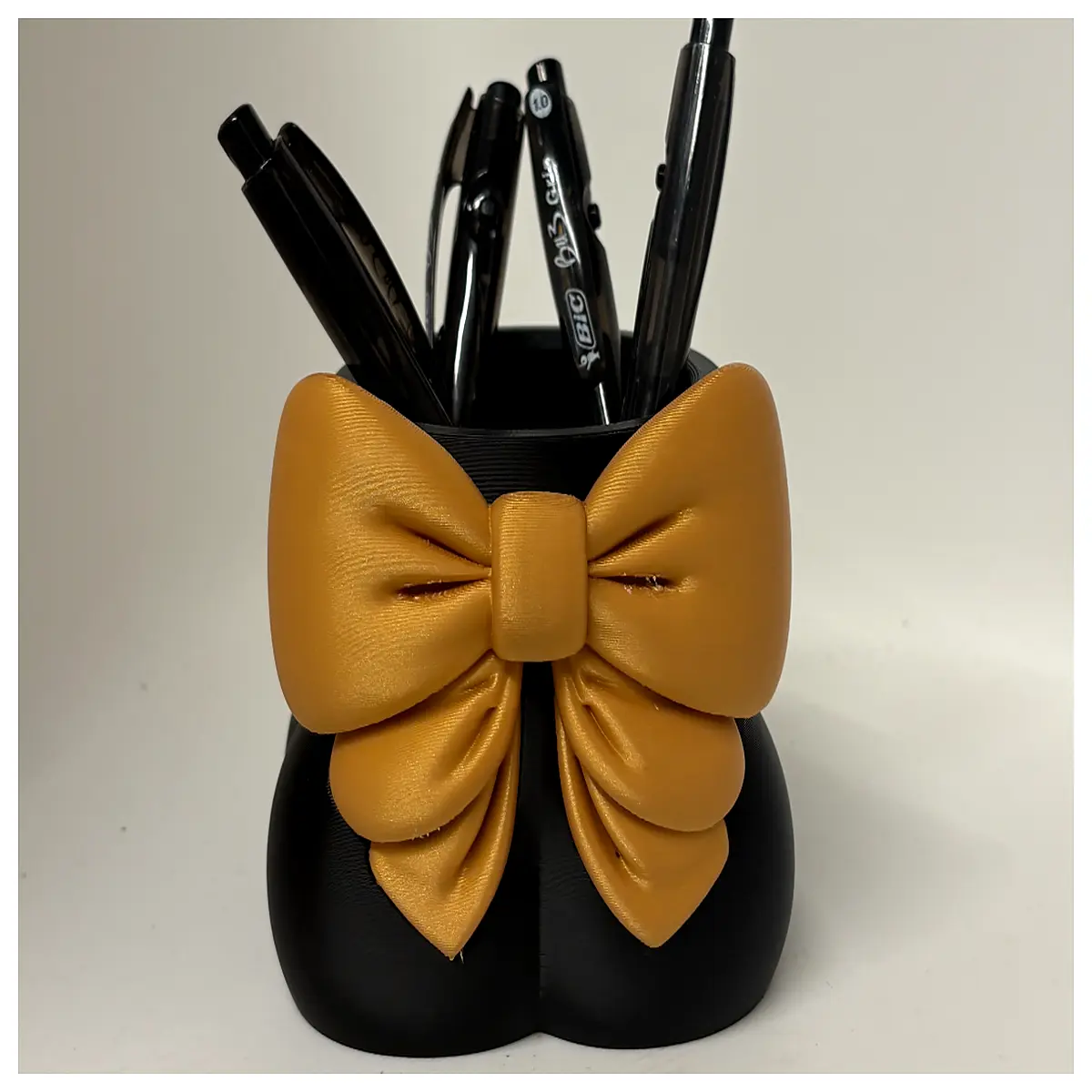 Bow Tie Pen Holder Desktop Decoration Office Supplies Creative Gift Pen Case Bow Tie Shaped Girl Gift Learning Accessories