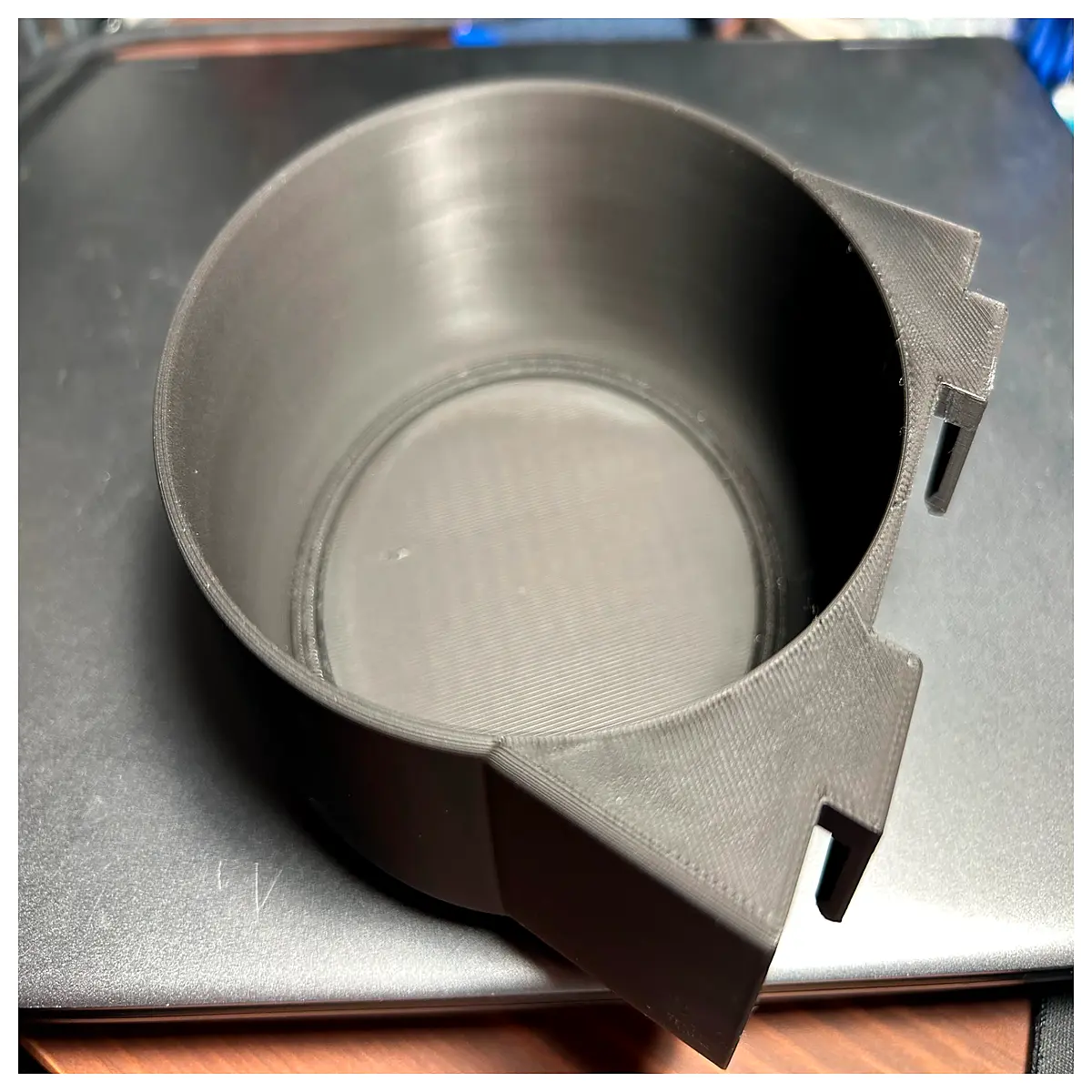 Dog Cage Water Bowl Pet Drinking Bowl Cage Accessories Dog House Water Dish Pet Supplies Dog Food Bowl Cage Water Cup