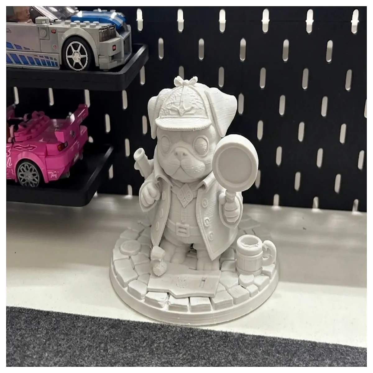 Sherlock Bones Statue Detective Dog Figurine Holmes Memorial Gift Pet Decor Collectible Piece