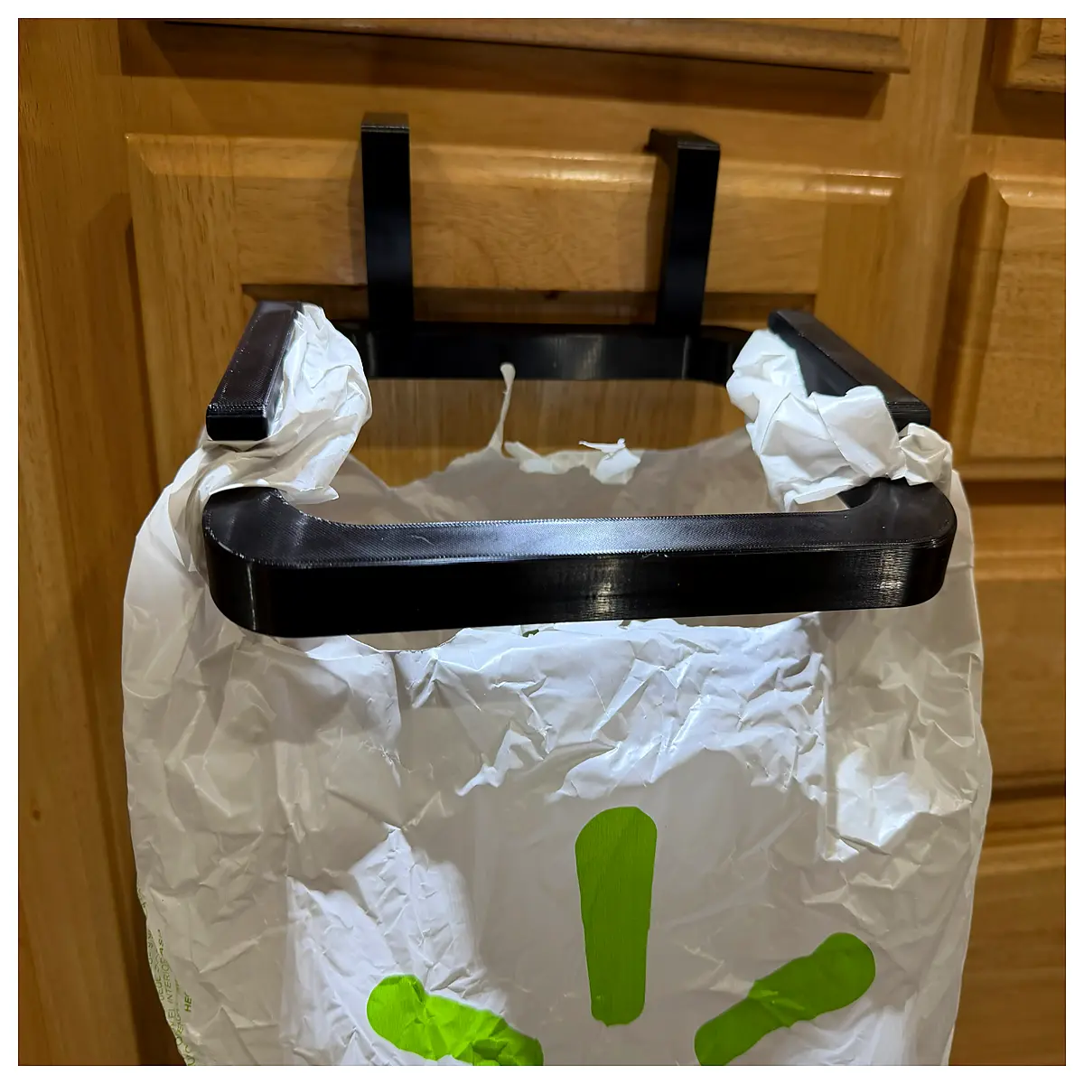 Shopping Bag Hook Trash Bag Holder Trash Can Support Hanging Waste Bin Hook Home Storage Solutions