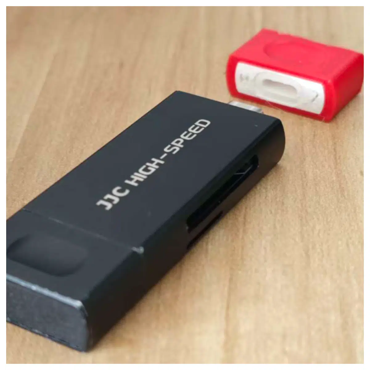 Type C Card Reader Cover Card Protection Case Mobile Accessory Fast Card Reader Smart Card Holder Storage