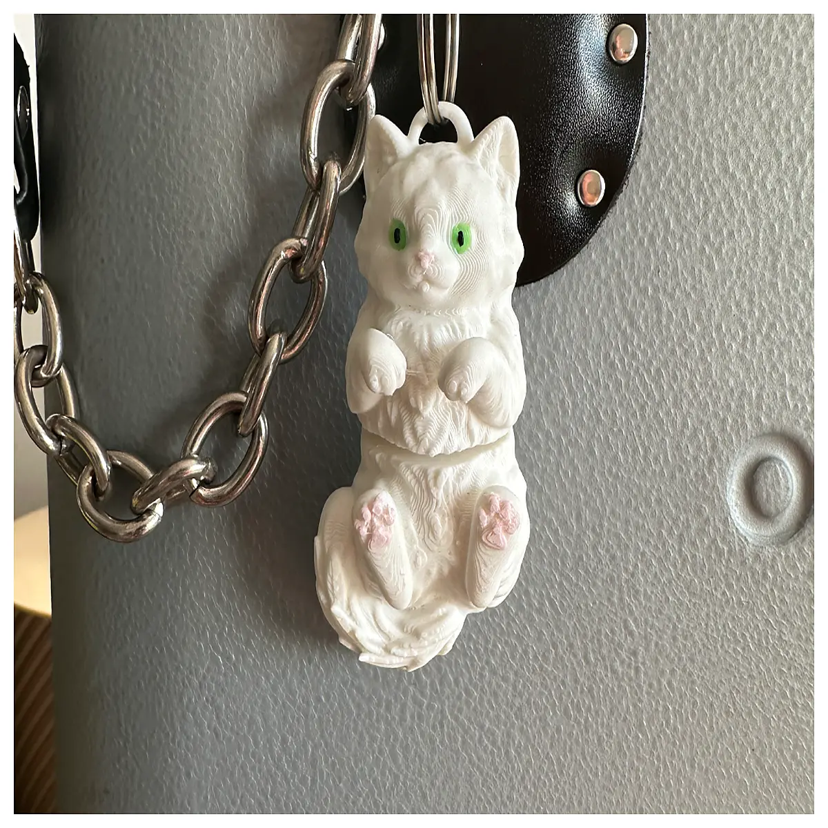 Cute Small Cat Charm Keychain Whimsical Cat Keyring Cat Decoration Pet Small Gift Cat Merchandise