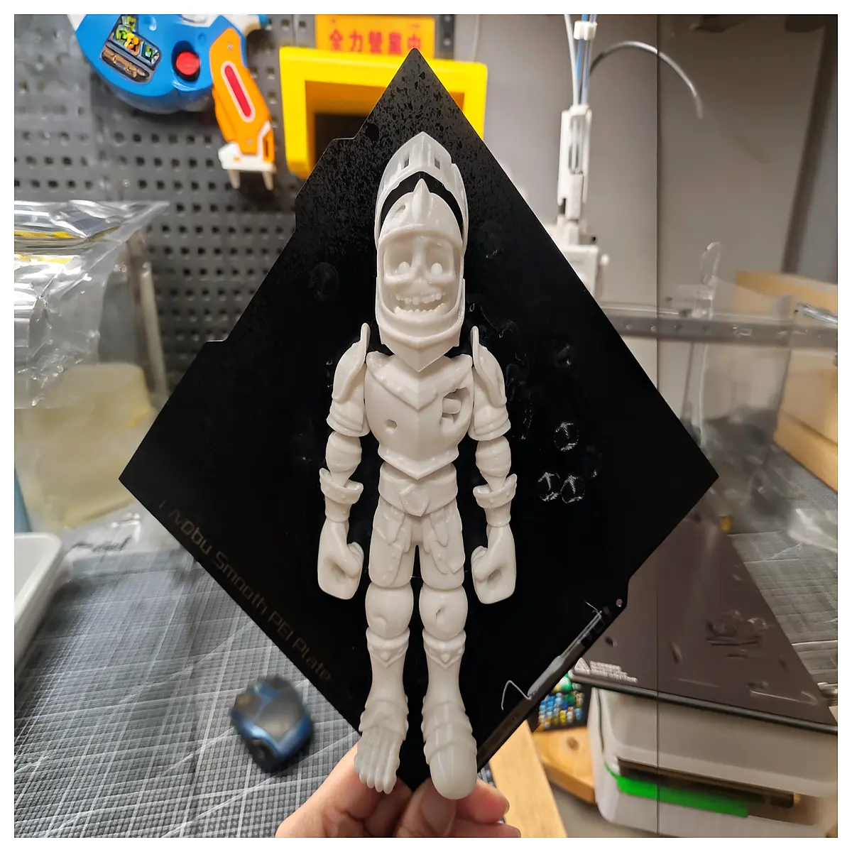 Skeleton Knight Joint Model Keychain Movable Battle Damaged Version Anime Figurine Collectible Bones Toy Character Model