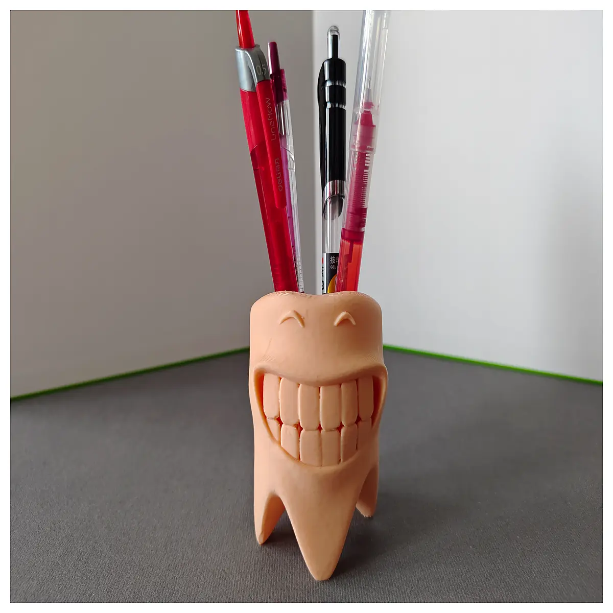 Laughing Teeth Pencil Holder Creative Decoration Child s Room Desktop Ornament Tooth Model Toy Cute Design Accessory