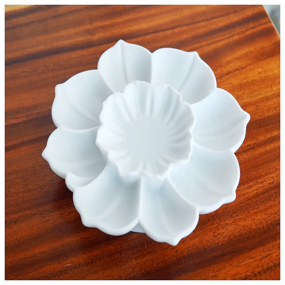 Liantian YaJi Flower Storage Tray Candy Dish Jewelry Box Decorative Tabletop Gift Container Home Organization
