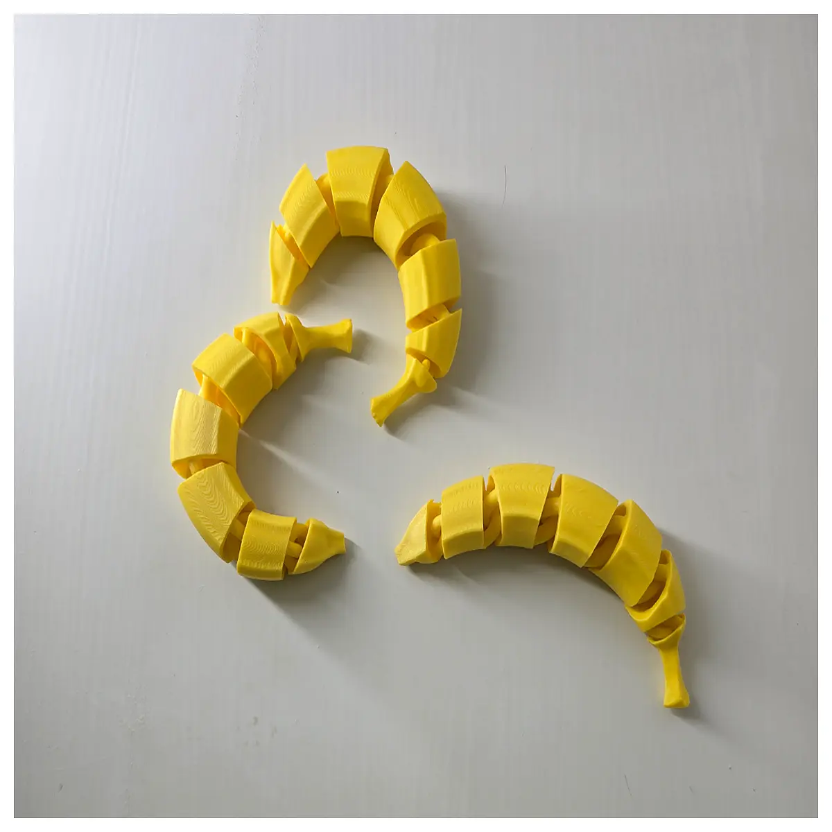 Banana Squeeze Toy Kinetic Stress Ball Anxiety Relief Mood Relaxer Fun Puzzle Toy Good Hand Feel Desk Small Toy