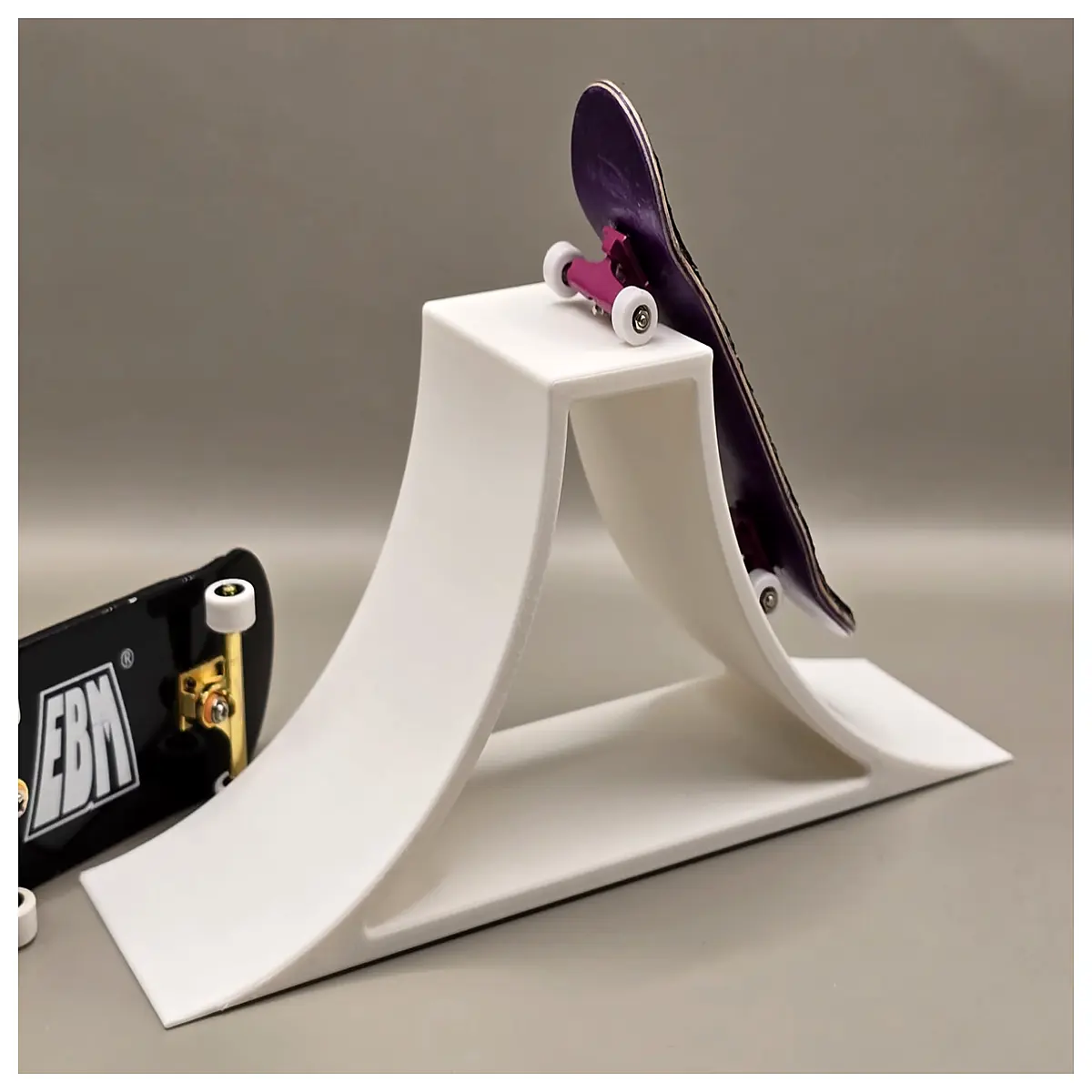 mini fingerboard ramp double slope obstacle course trick setup for desk
