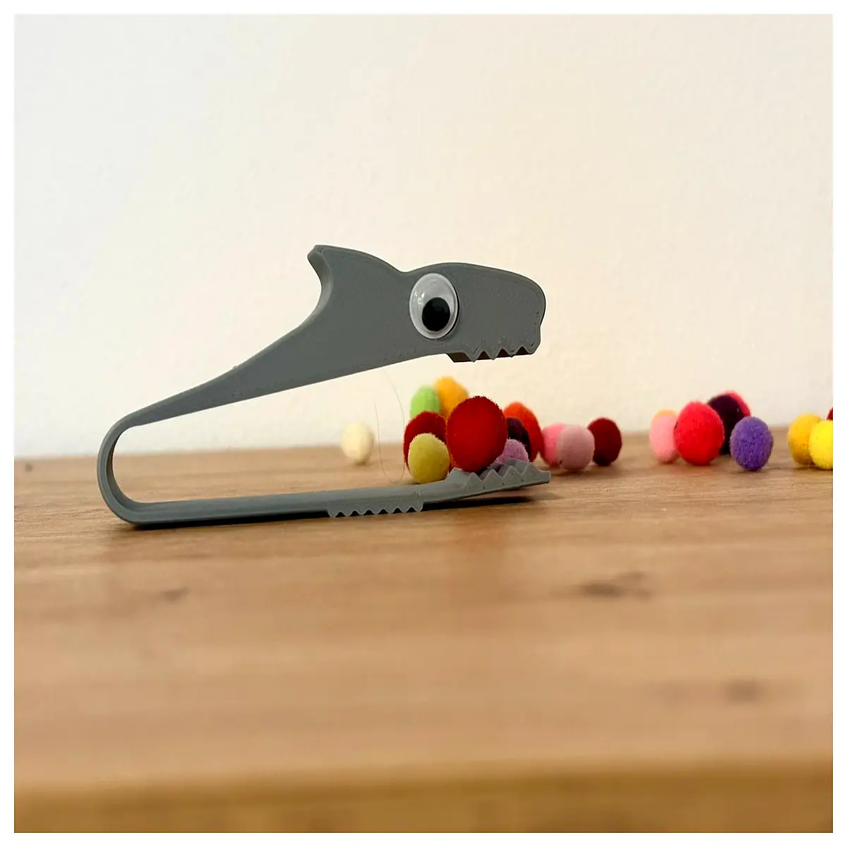 Montessori Shark Pliers Child Education Toy Grasping Training Tool Puzzle Games Shape Sorting Early Learning Shape Recognition