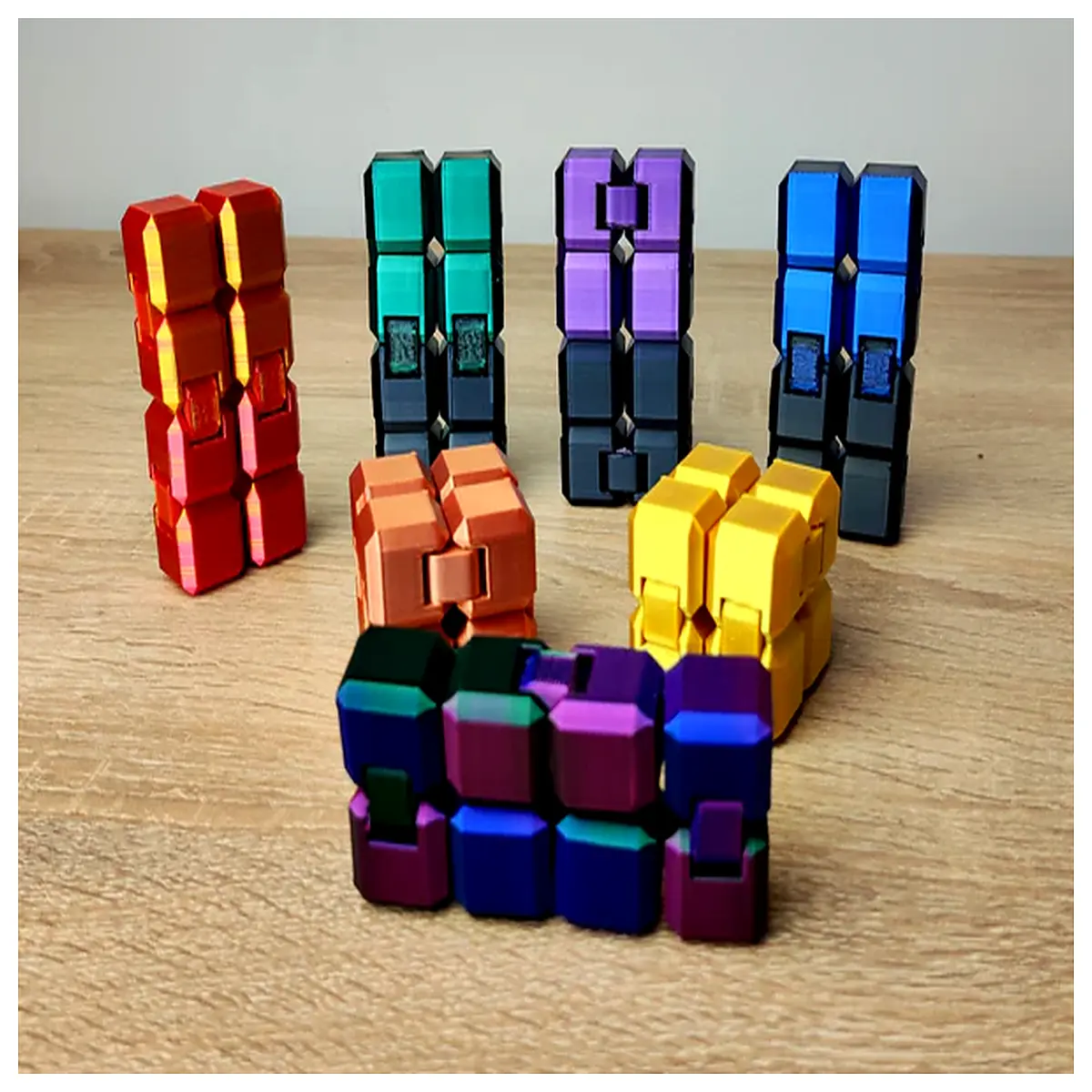 Infinite Puzzle Toy Stress Relief Brain Teaser Rotating Fidget Cube Anxiety Relief Gadget Multi Function Toy