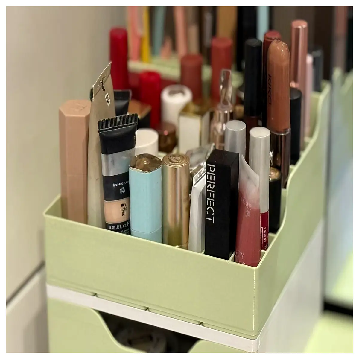 Gridfinity 4x4 Cosmetics Organizer Desk Storage Small Parts Organizer Skincare Product Sorting Storage Box Bathroom Organizer