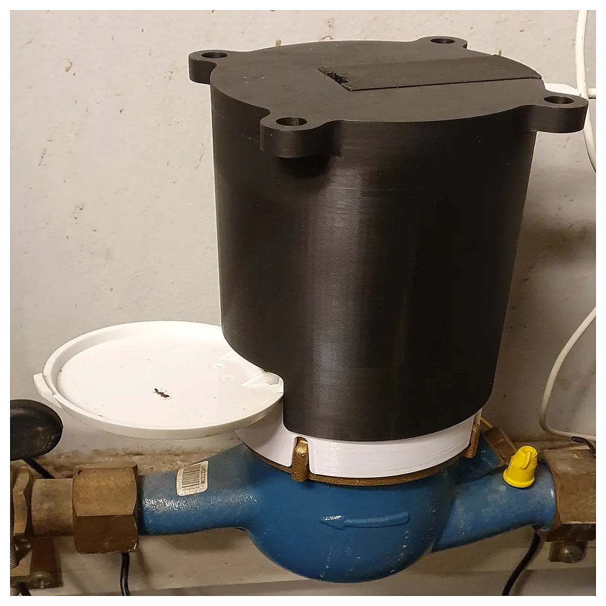 smart water meter with edge ai for leak detection real time flow monitoring automated utility billing iot sensor integration