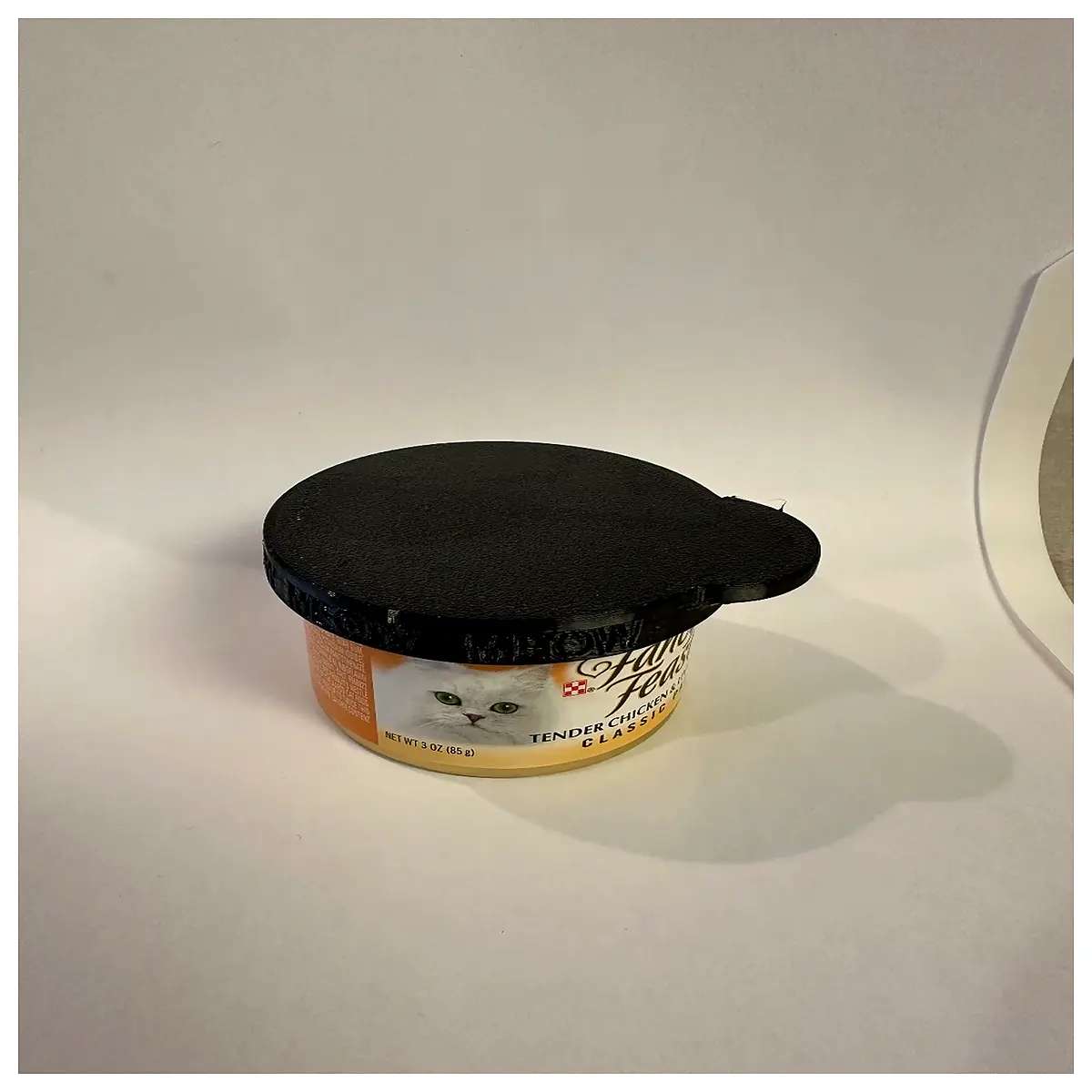 silicone cat food lid small can cover reusable seal for wet food storage freshness saver