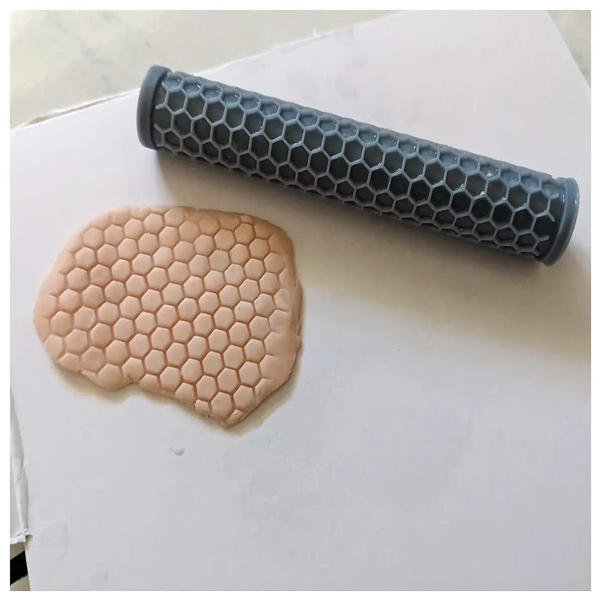 hexagonal embossing rolling pin for cookies textured pastry tool with geometric pattern design