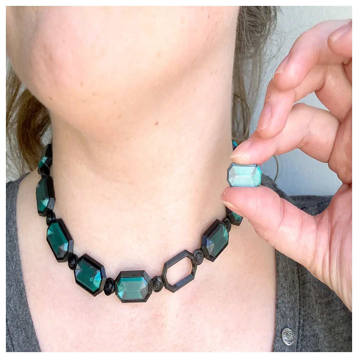 emerald choker necklace with adjustable chain links green gemstone pendant for women elegant dainty jewelry gift