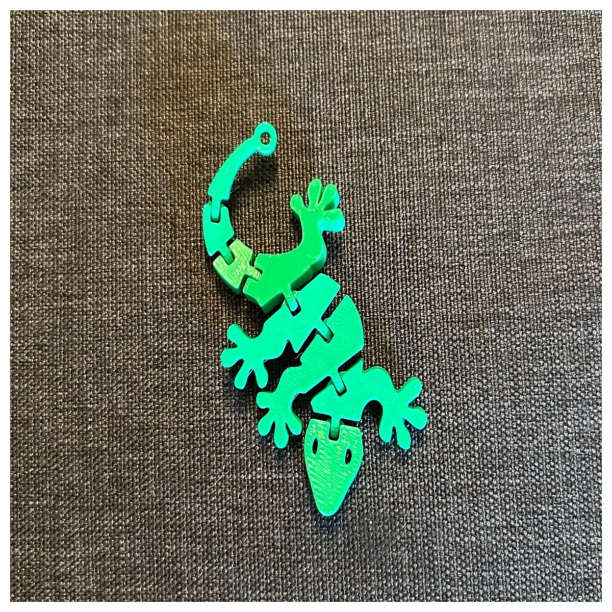 cute moving gecko keychain for bags flexible lizard toy charm funny animal pendant gift