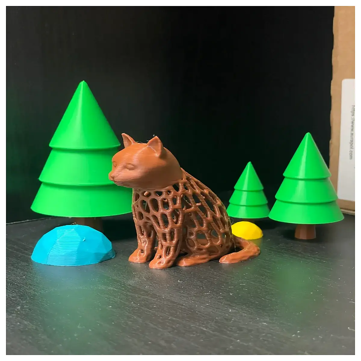 voronoi pattern sitting cat figurine geometric art decor modern home ornament