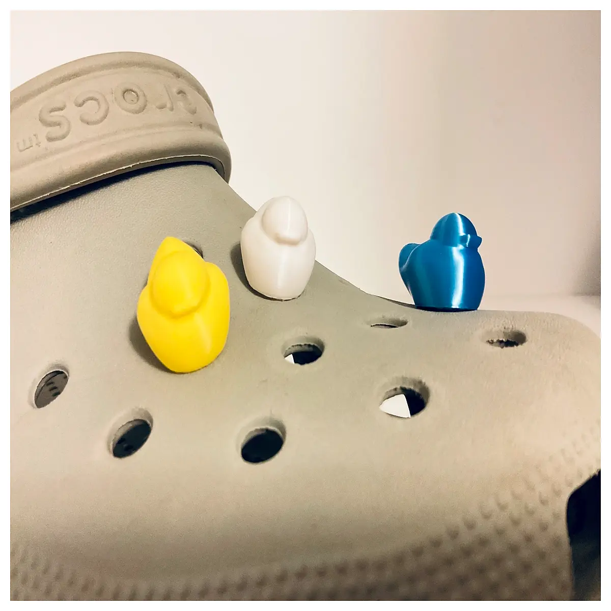 cute cartoon duck shoe charms for kawaii rubber clog accessories fun ducky bag pendants keychain clips