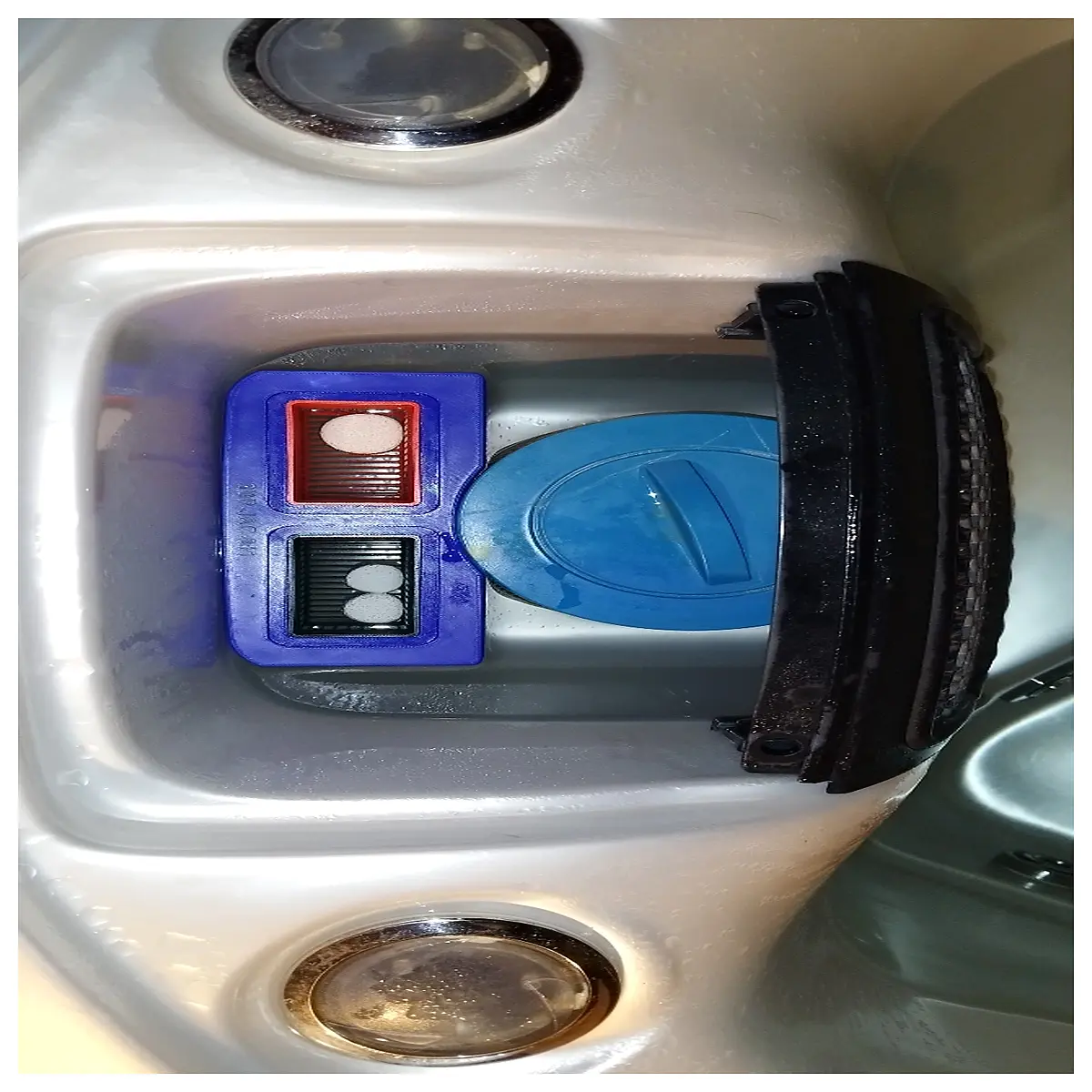 floating bromine chlorine dispenser for hot tub spa maintenance water sanitation