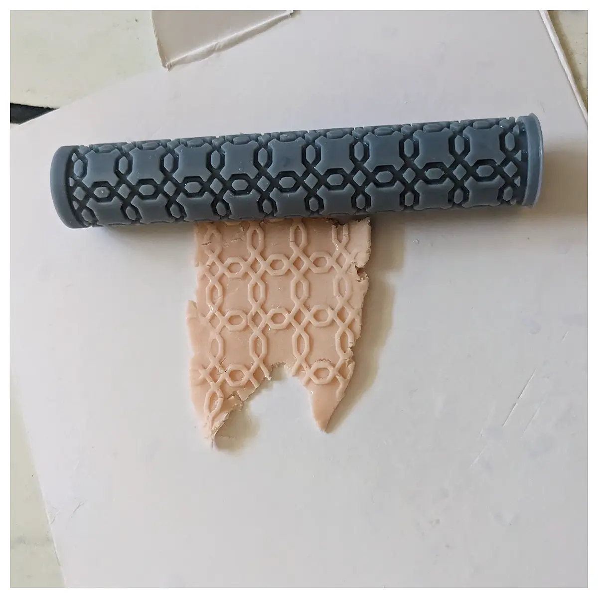 embossed rolling pin for bread dough textured pastry roller with woven pattern design non stick baking tool for decorative flatbreads and cookies