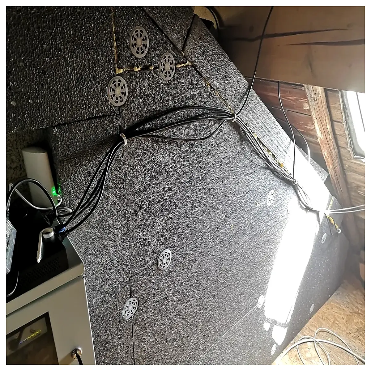 cable clips for wall insulation mounting duty wire organizers thermal break cable glands soundproofing cable management