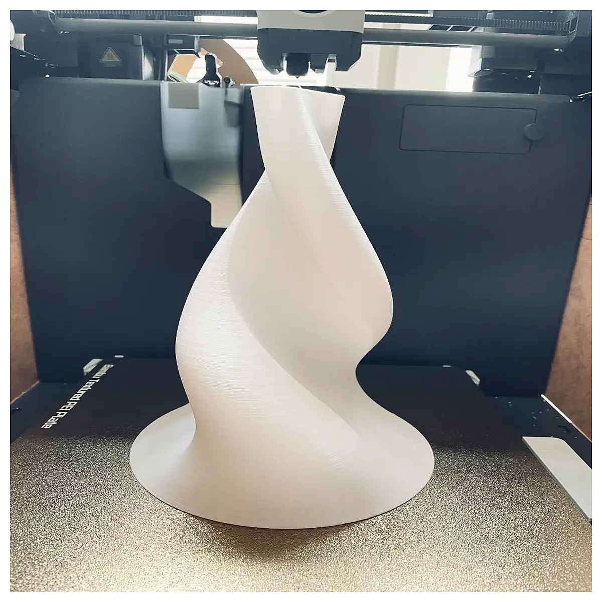 spiral vase modern home decor table centerpiece glass twisted stem flower holder