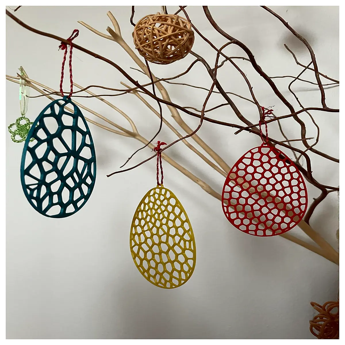 printed voronoi pattern easter eggs geometric hollow resin craft diy decoration