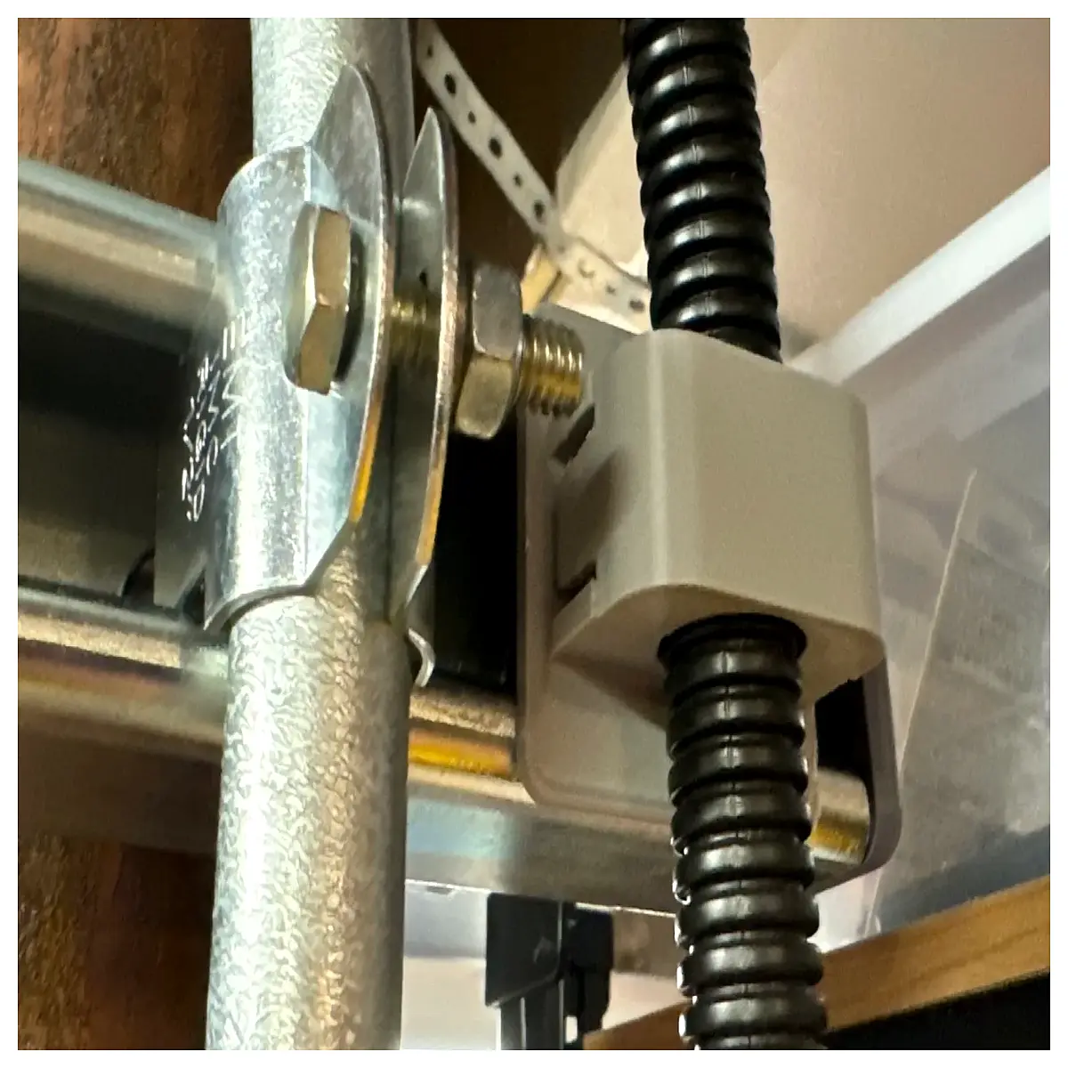 12 channel strut conduit clamp flexible corrugated pipe holder for electrical raceway