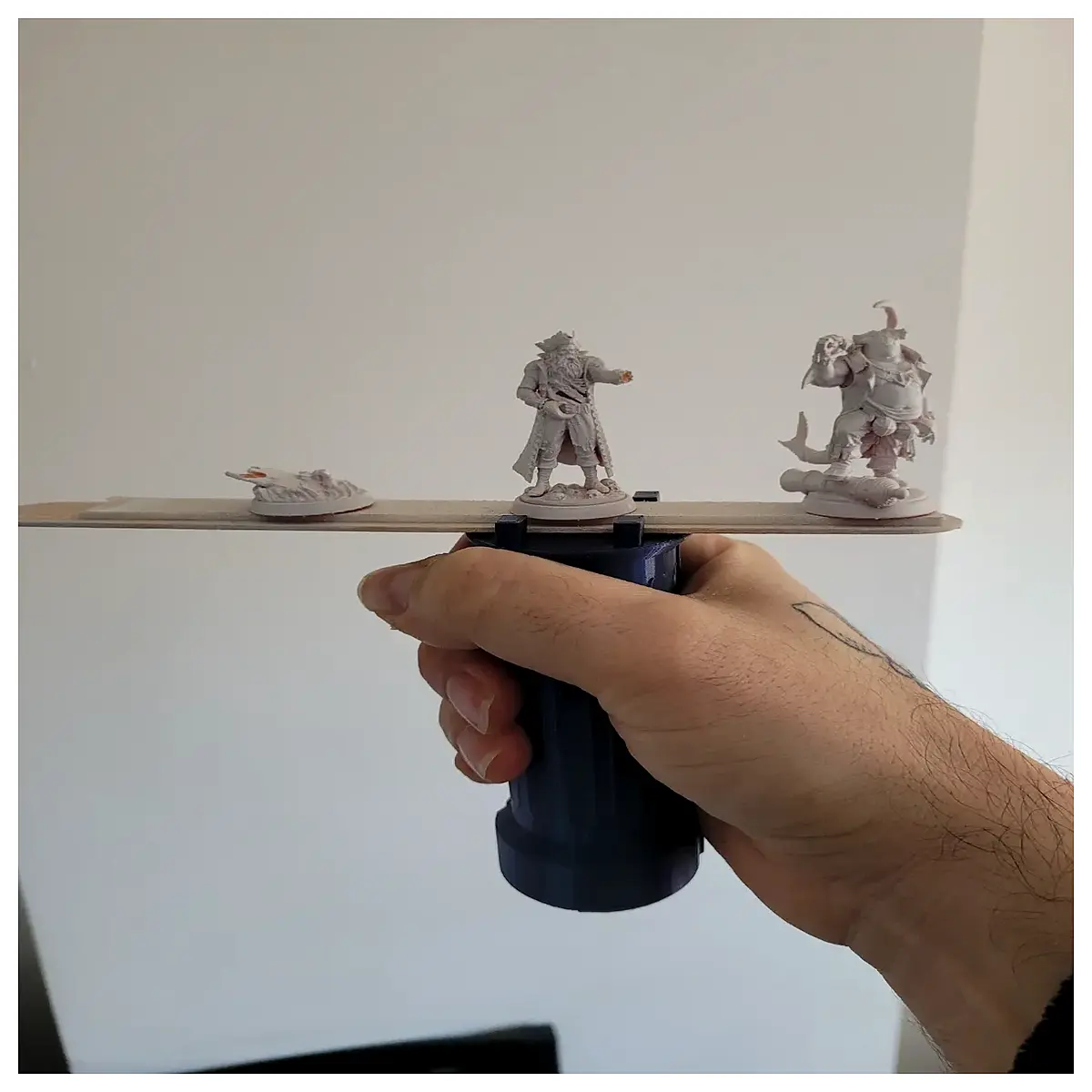 miniature painting holder quick release clamp for detailed models