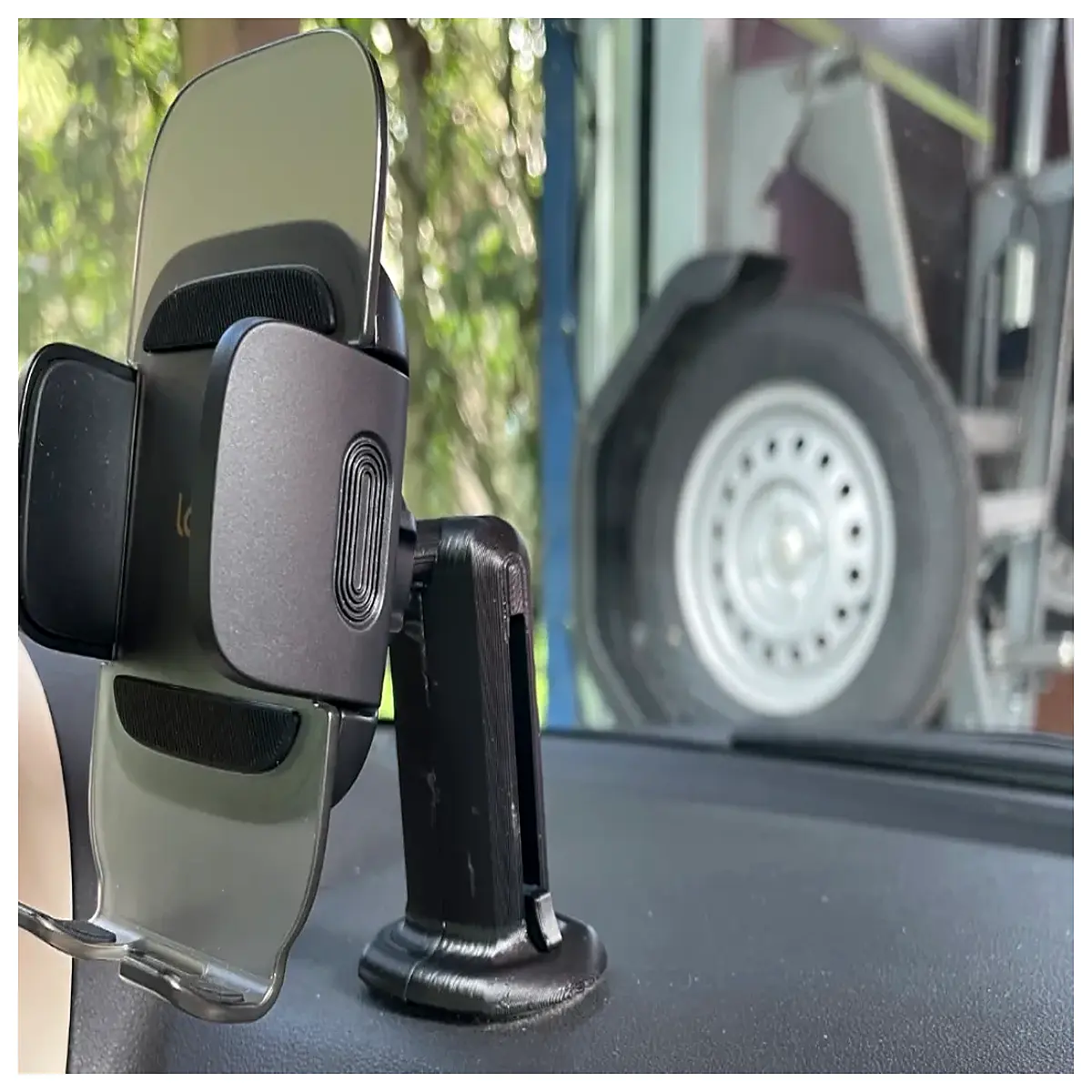 blueme car mount holder for gps navigation cradle dashboard phone