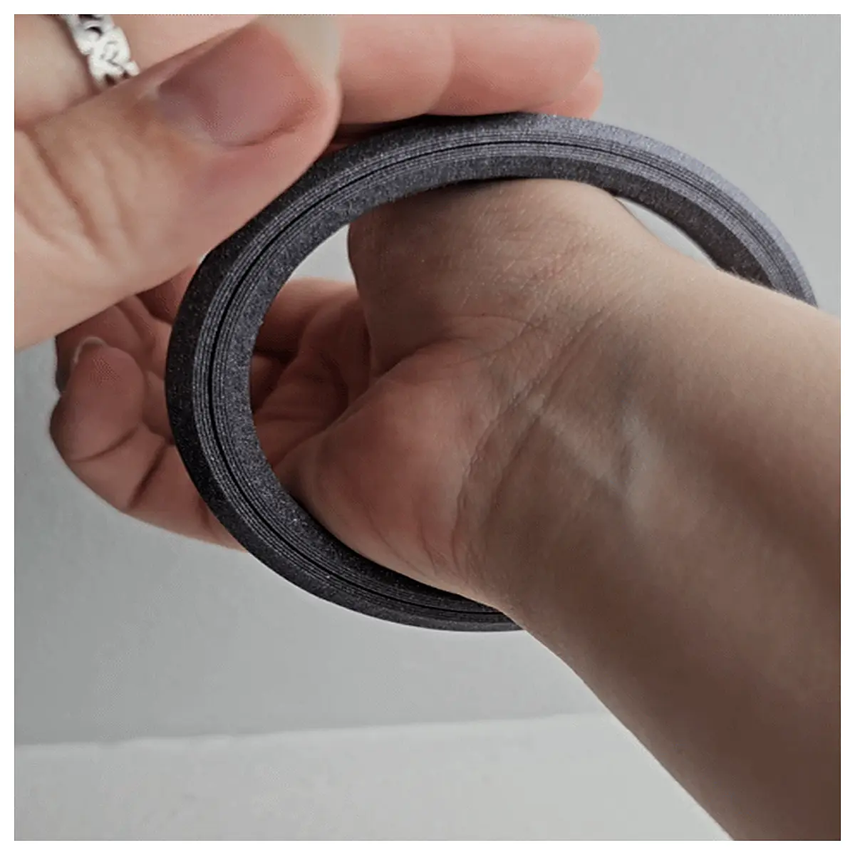 adjustable magnetic therapy bracelet for wrist pain relief arthritis swelling compression support