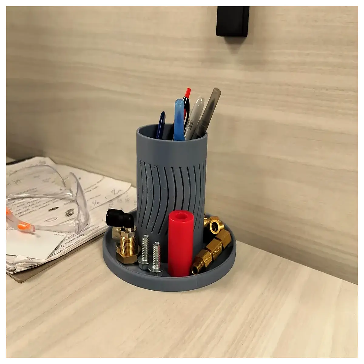 modern mesh desk organizer with pen holder for office supplies and stationery storage