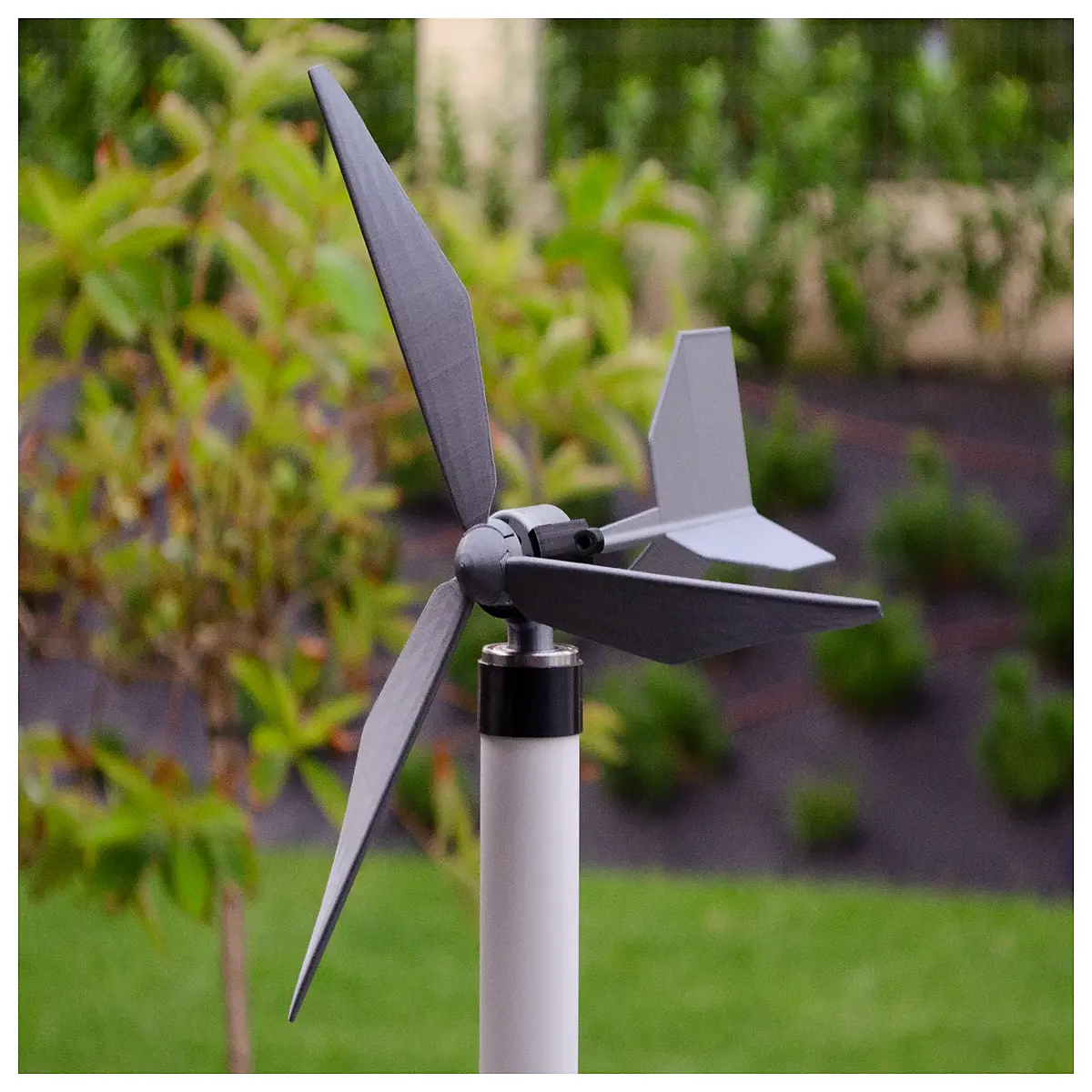 small wind turbine generator for home solar hybrid system 12v 24v off grid battery charging low rpm silent