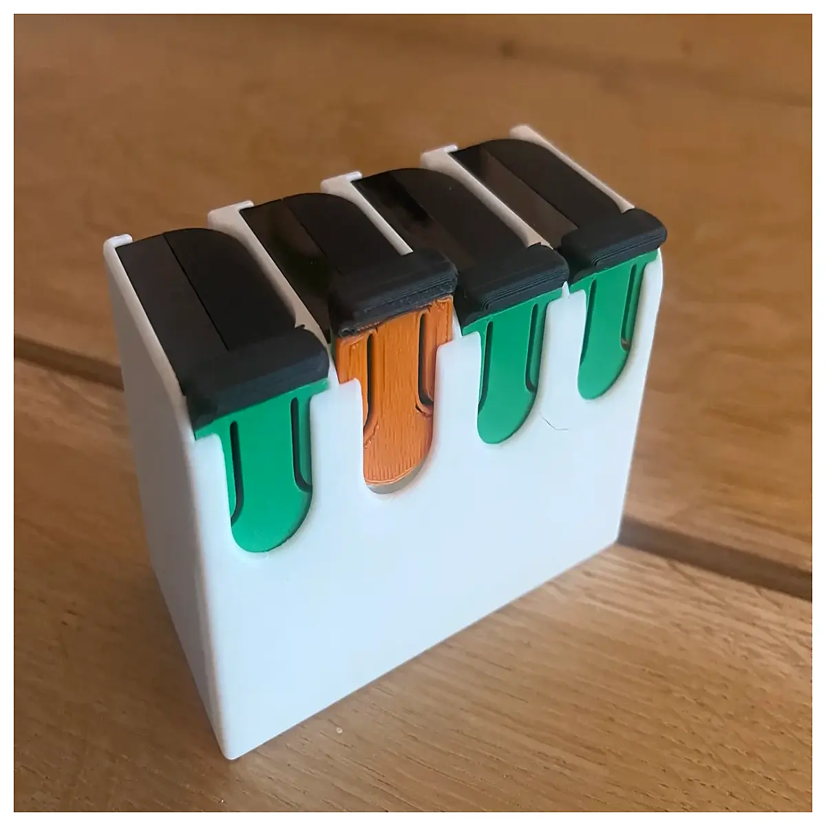 lp e6 battery holder with charging indicator status for camera power supply