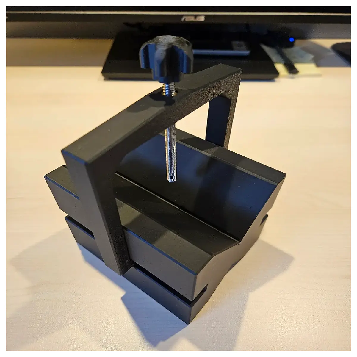 optical prism with clamp mount bracket for laser alignment and beam steering setup