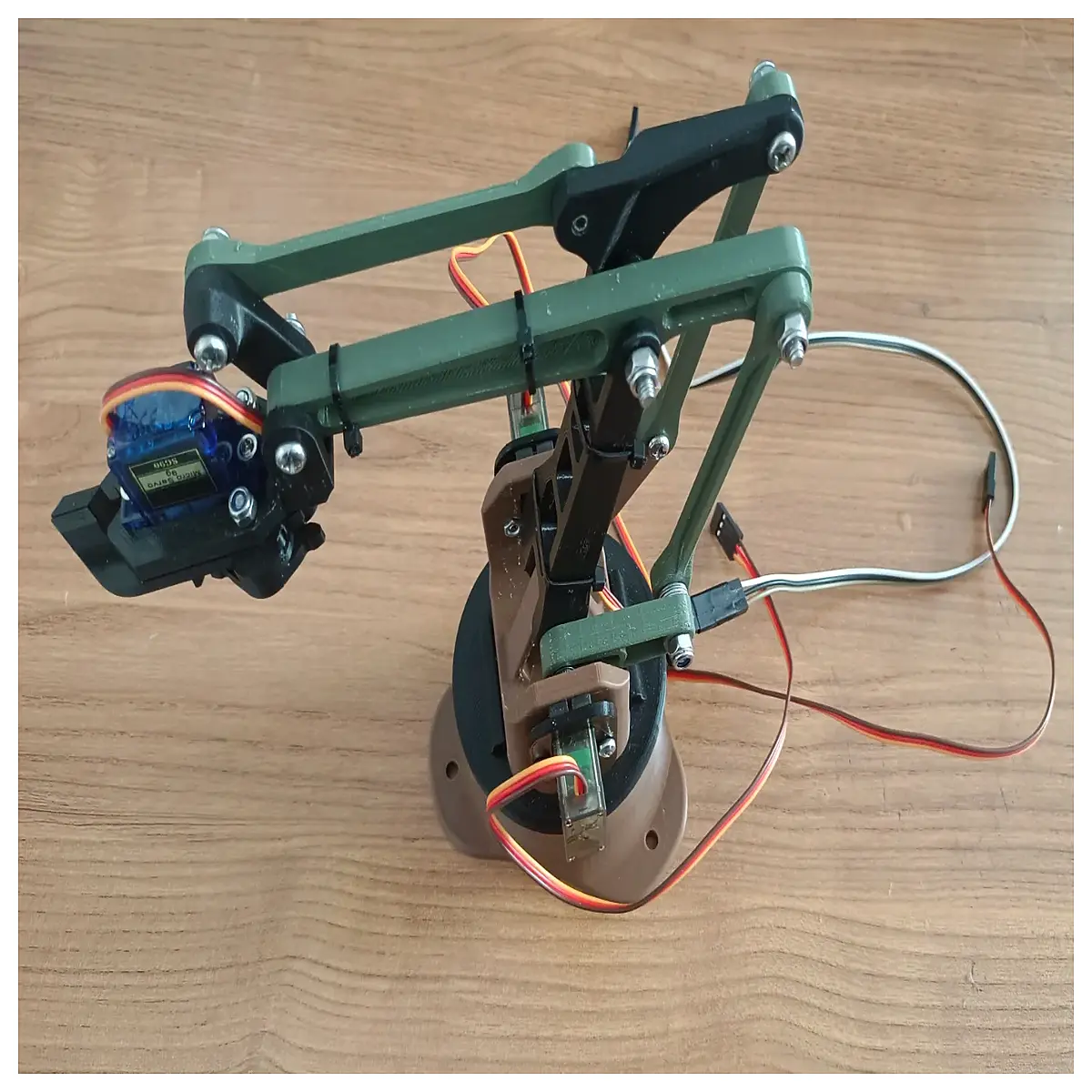 eezybot arm mk1 educational robotics for students