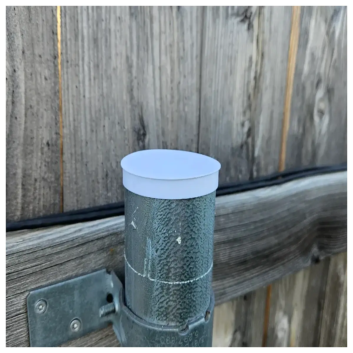 fence post caps weatherproof vinyl wood aluminum decorative garden fence toppers rain snow protection