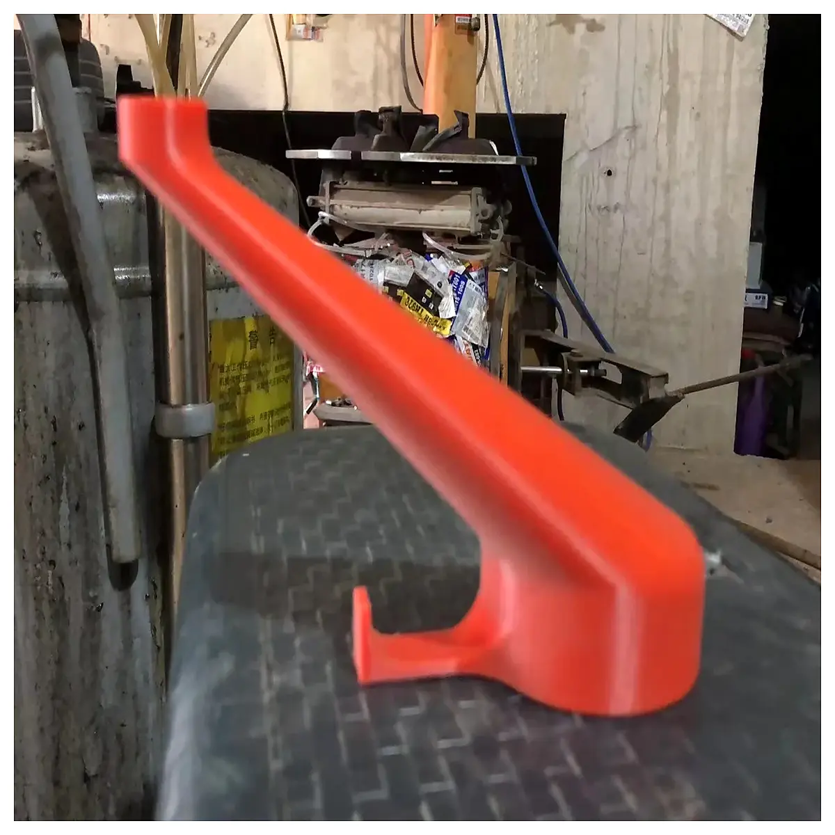automotive brake fluid funnel with filter mesh anti spill pour spout for dot3 dot4 hydraulic system maintenance tools