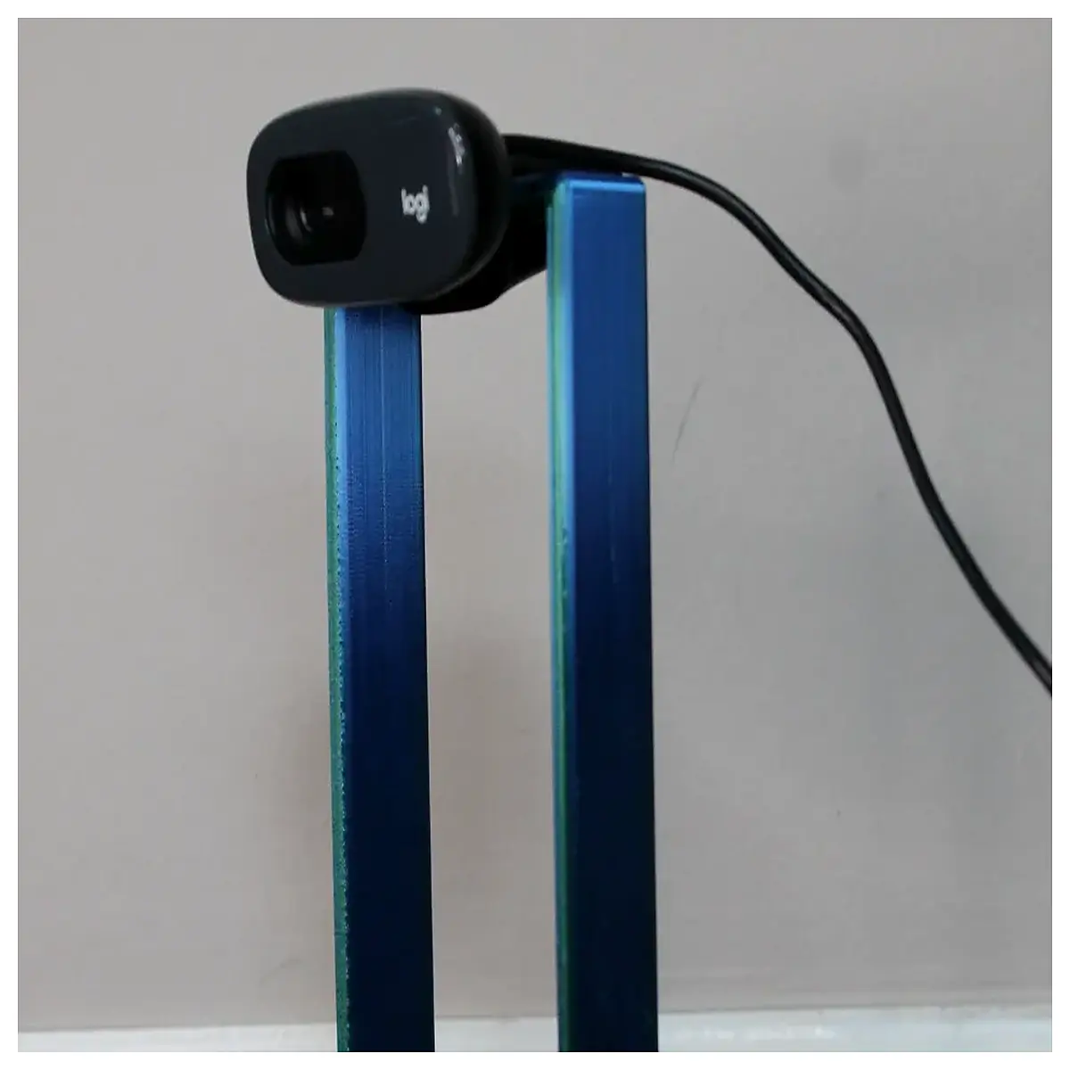 universal webcam mount for laptop monitor desk clip adjustable angle streaming video conferencing pc camera holder