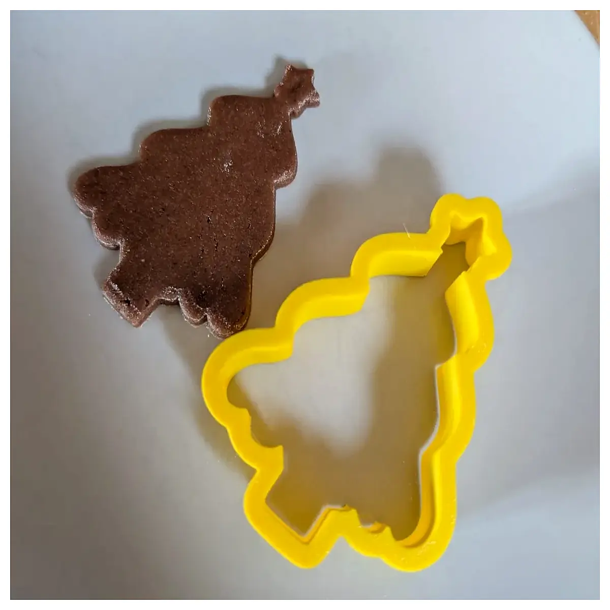 christmas tree shaped cookies holiday baking molds festive sugar cookie cutters xmas party treats