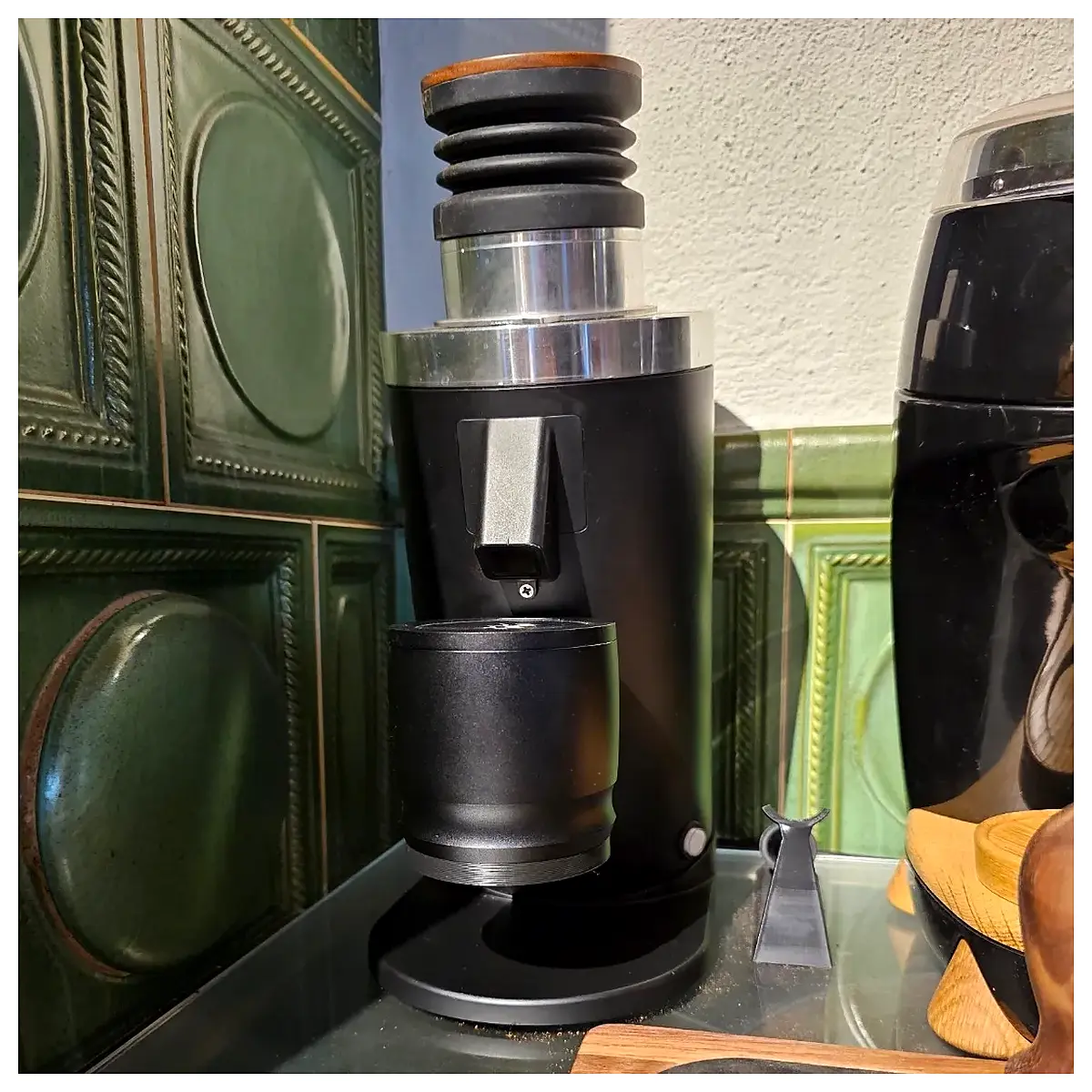 universal sieve shaker holder for df64 grinder v2 second gen accessory