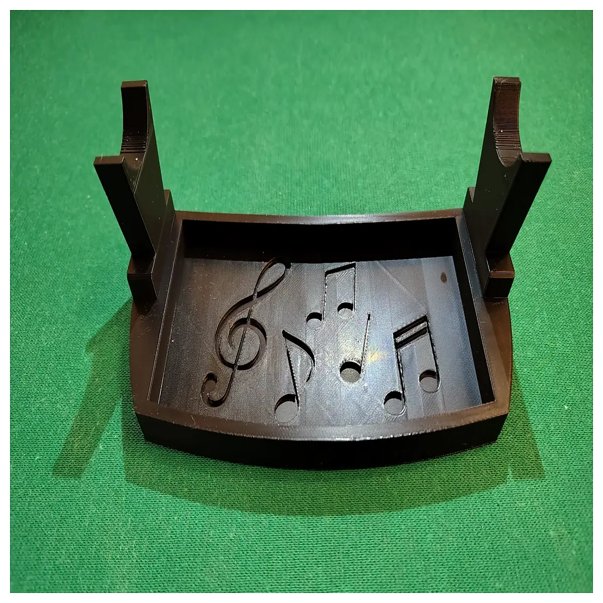 adjustable clarinet music rest holder for school band practice