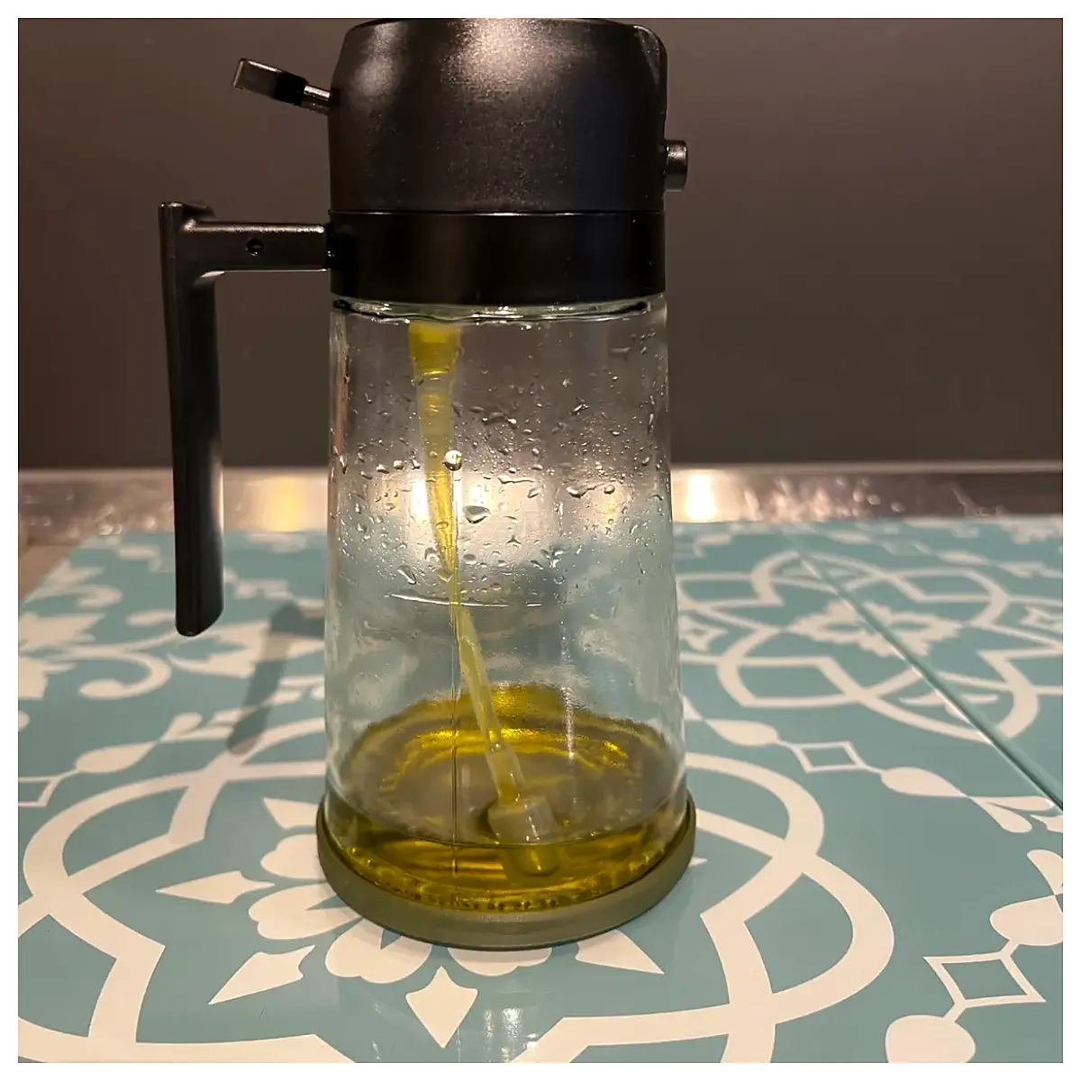 kitchen oil bottle drip tray silicone anti leak mat for cooking oil dispenser holder non slip counter organizer