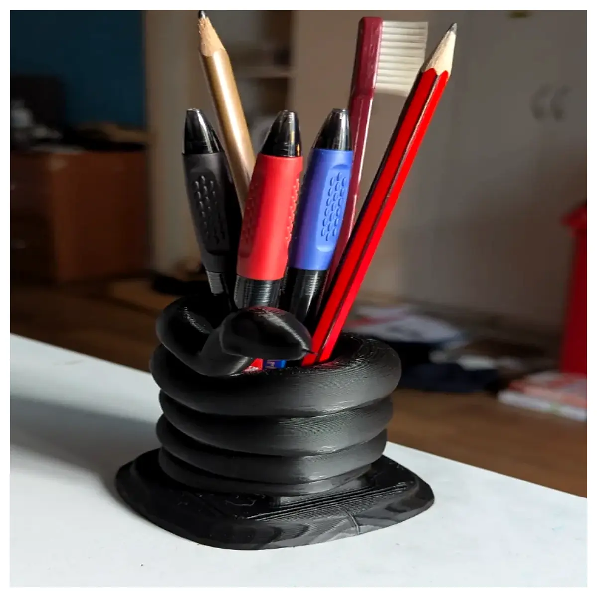 adjustable snake pen holder desk organizer flexible coil stationery cup for office supplies