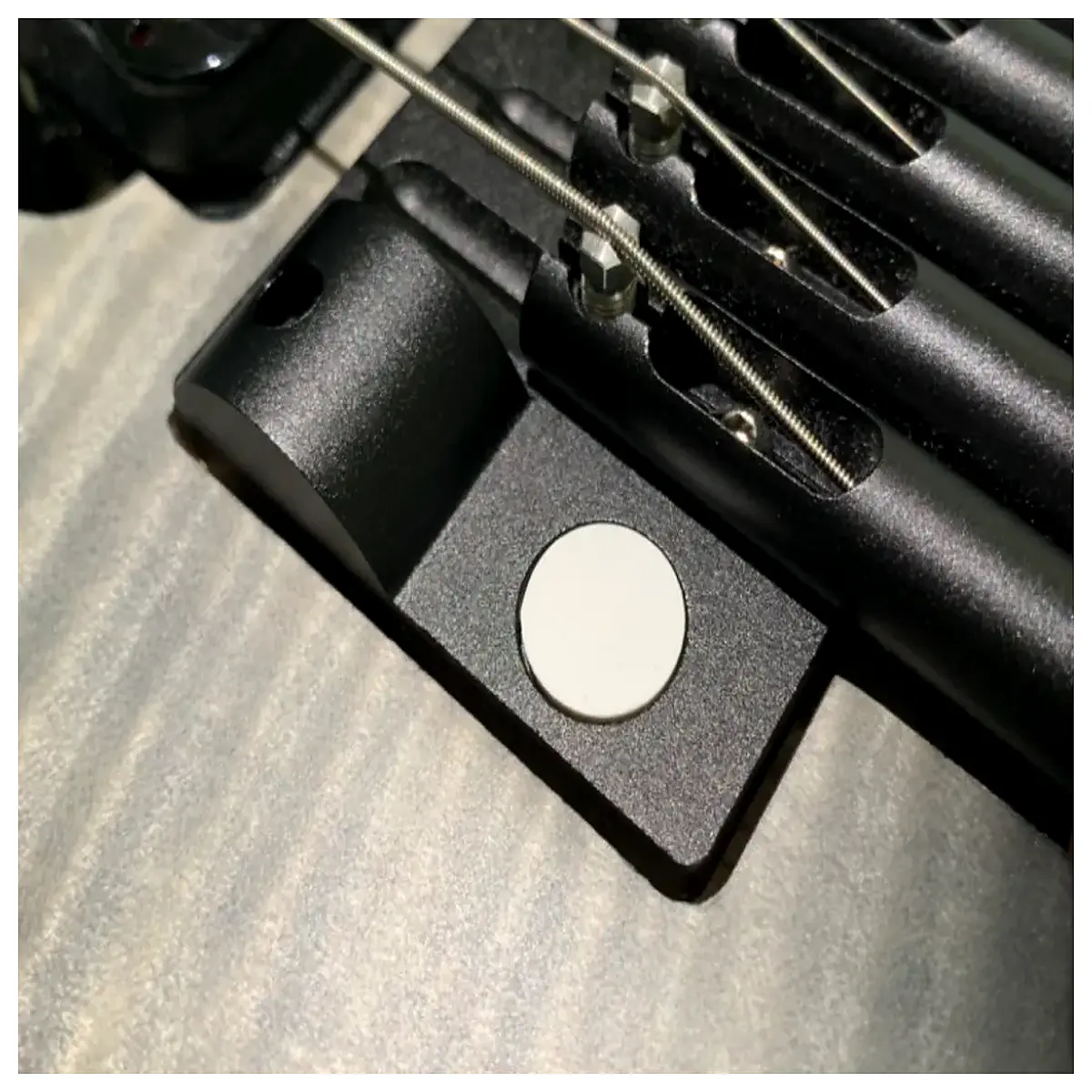 screamin loch tremolo block stopper plug for stratocaster guitar bridge parts