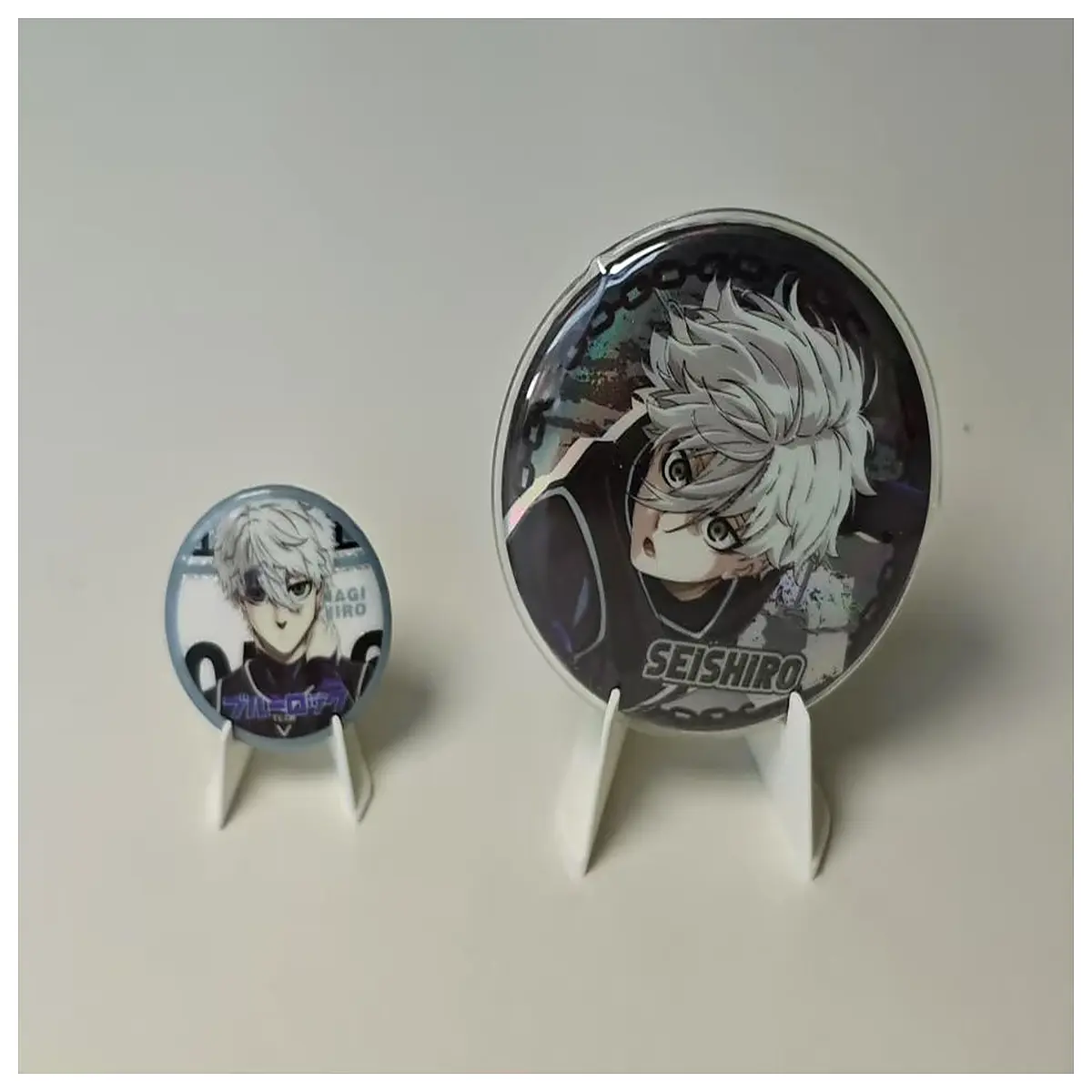 acrylic badge for collectible pins anime merch organizer shelf clear acrylic holder for button badges and keychains
