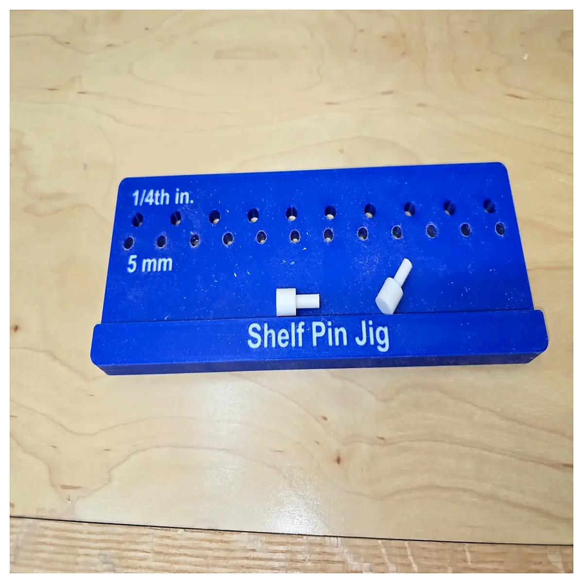 adjustable shelf pin locator tool for precise woodworking cabinet drilling alignment