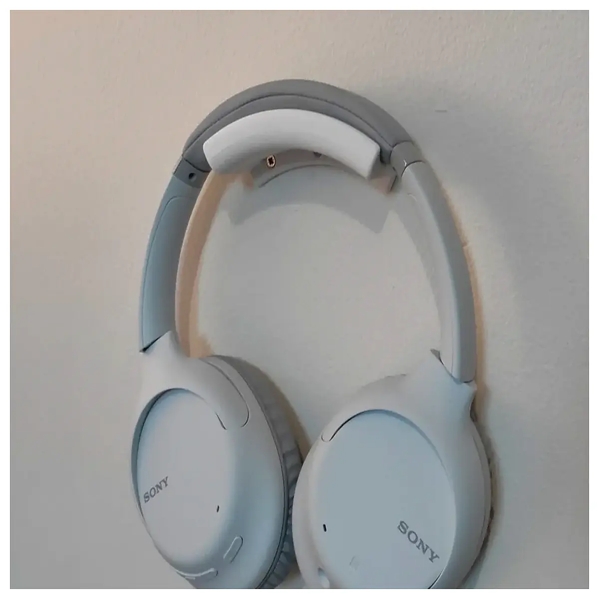 minimalist wall mounted headphone organizer for desk gaming headset hanger mount holder no drill