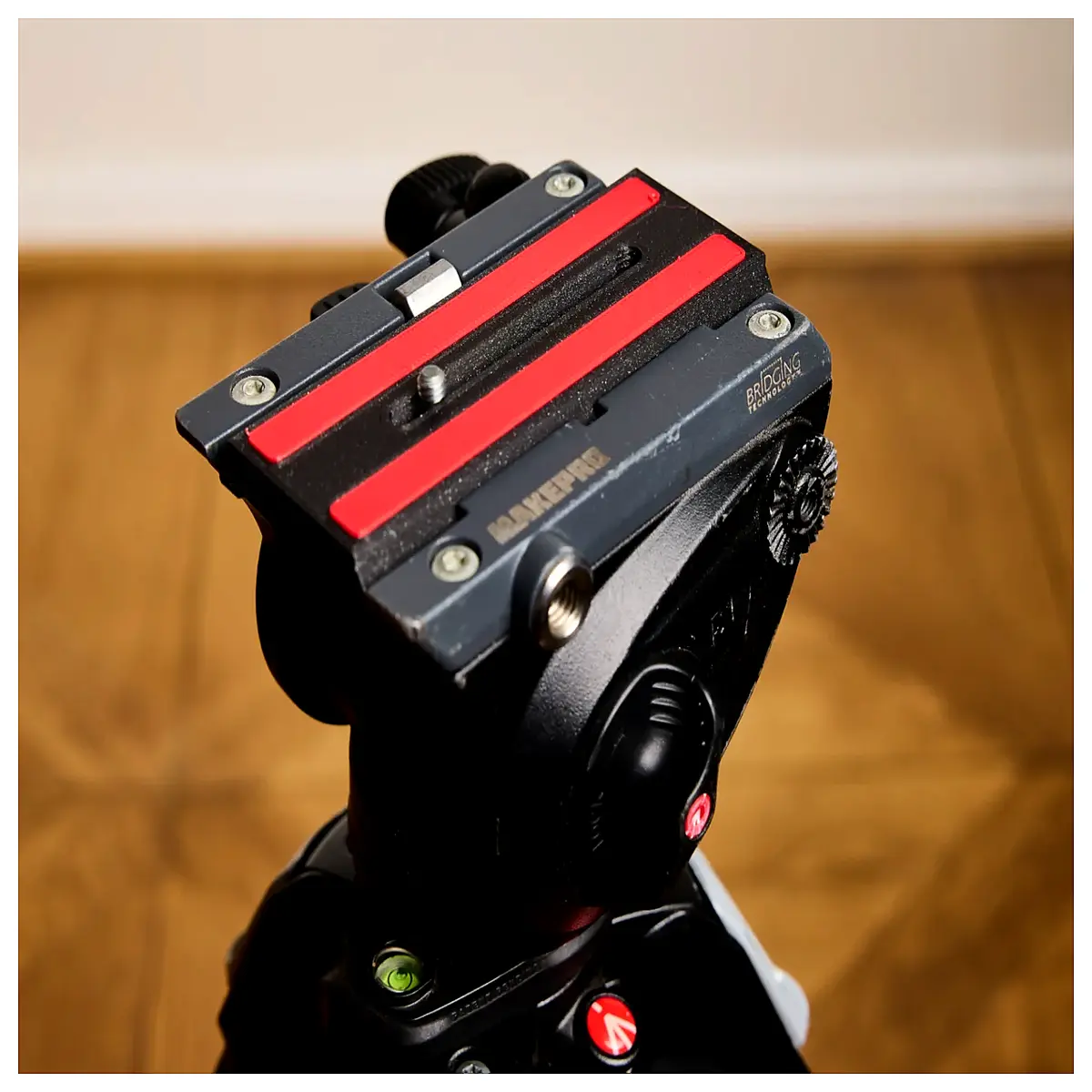 manfrotto 500plong quick release plate camera mount compatible with manfrotto tripod heads duty aluminum plate for professional photography